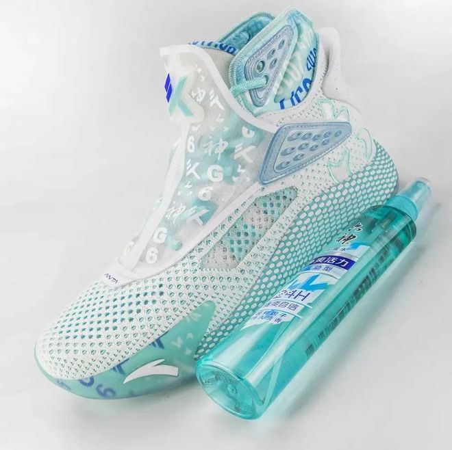 爺青回！六神換包裝了？這設(shè)計真“考古”！