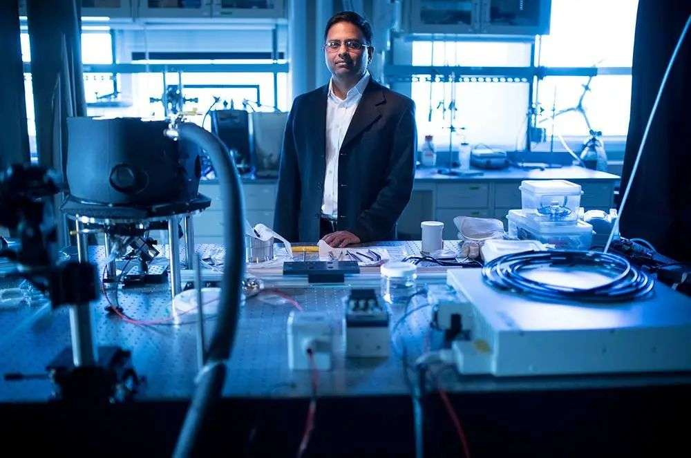 再也不用「擠牙膏」，高露潔換上的「潤滑劑」包裝，讓牙膏從此一滴不剩